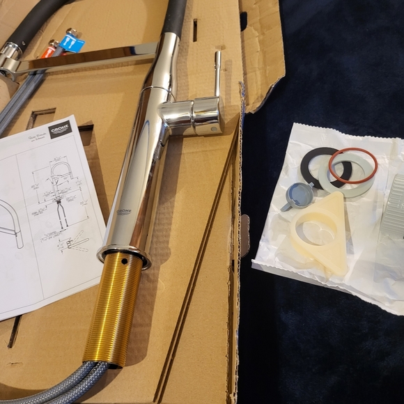 NIB GROHE Essence semi-pro faucet - Picture 4 of 9